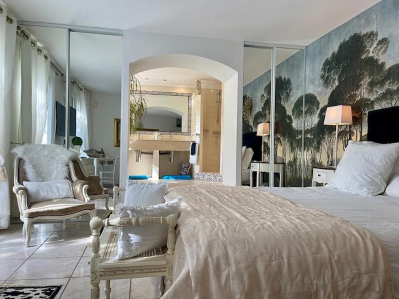 B&B Les Muscades Saint-Étienne-du-Grès エクステリア 写真