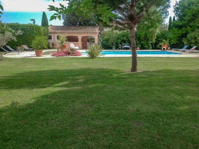 B&B Les Muscades Saint-Étienne-du-Grès エクステリア 写真