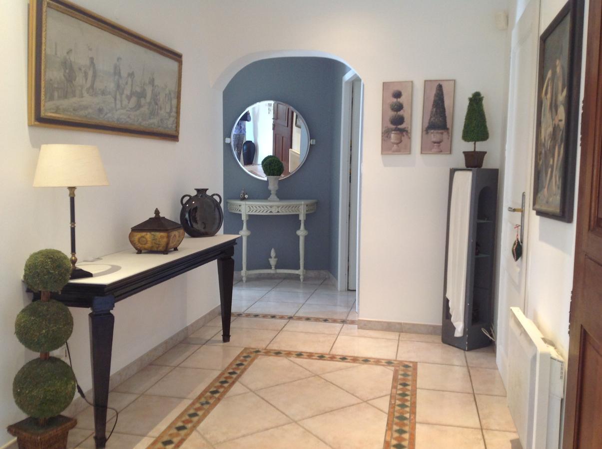 B&B Les Muscades Saint-Étienne-du-Grès エクステリア 写真