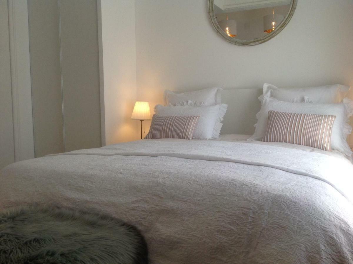 B&B Les Muscades Saint-Étienne-du-Grès エクステリア 写真