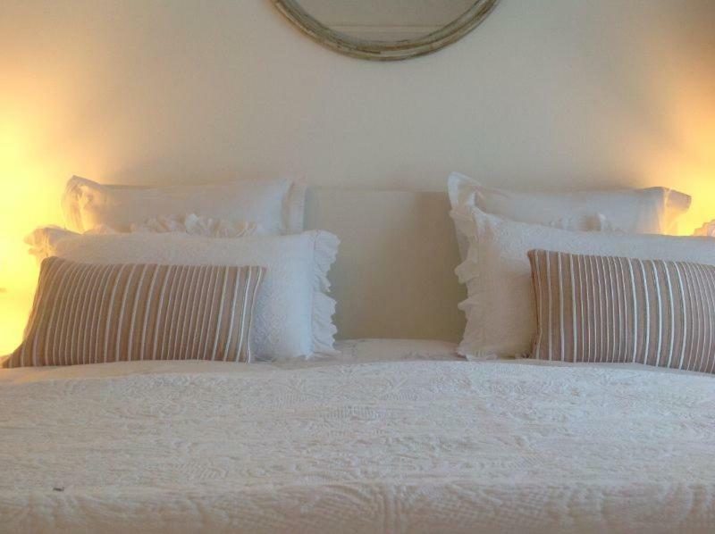 B&B Les Muscades Saint-Étienne-du-Grès エクステリア 写真